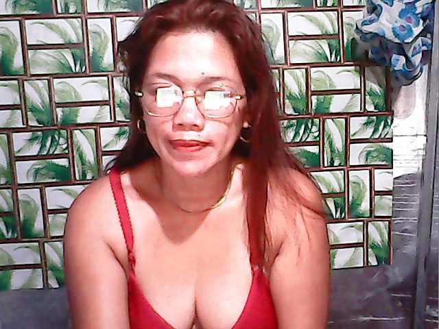lovelykwen69, live now on BongaCams