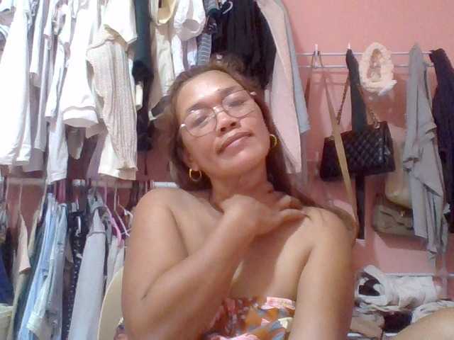 lovelykwen69 live cam on BongaCams