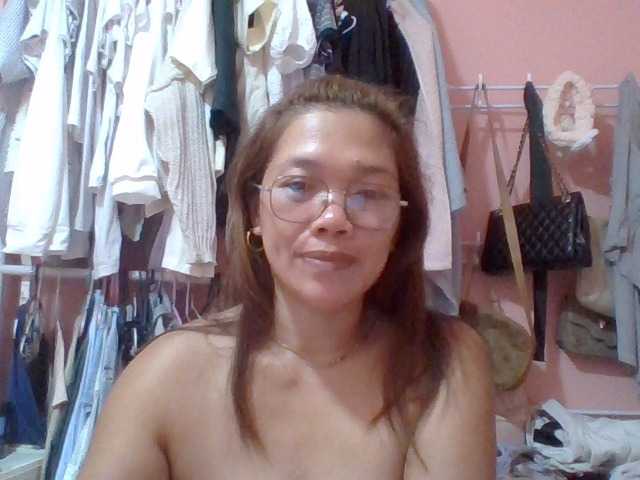 lovelykwen69 live cam on BongaCams