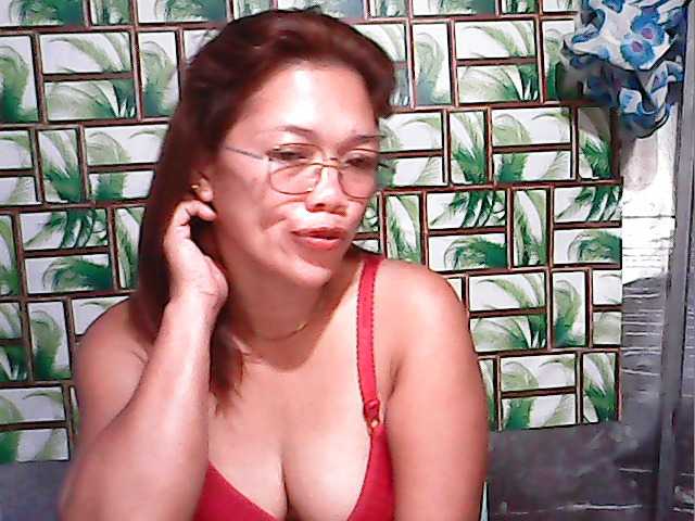 lovelykwen69 live cam on BongaCams