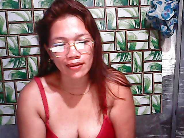 lovelykwen69 live cam on BongaCams