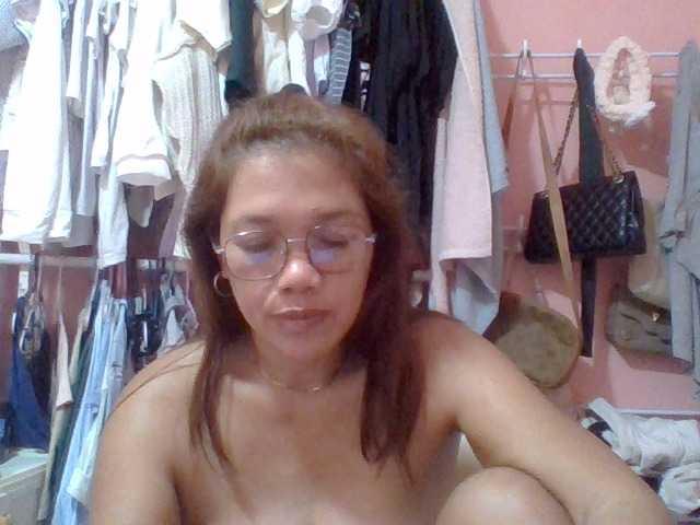 lovelykwen69 live cam on BongaCams