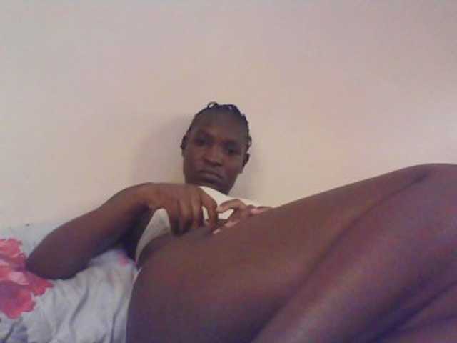 Malaika1 live cam on BongaCams
