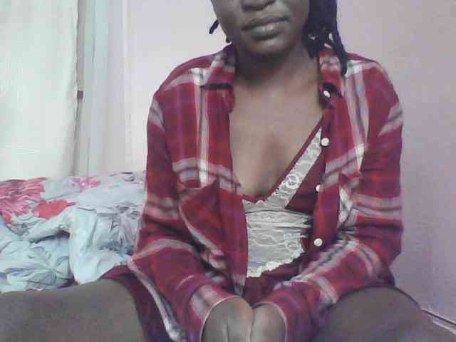 malaika1's live room