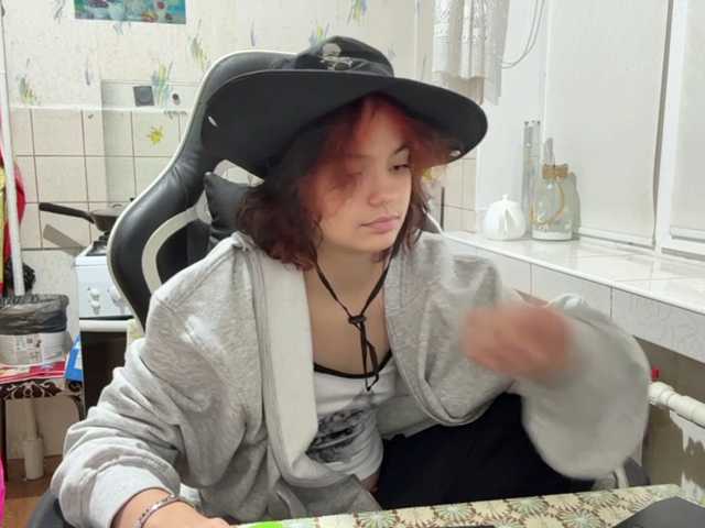 RavenLilleberg live cam on BongaCams
