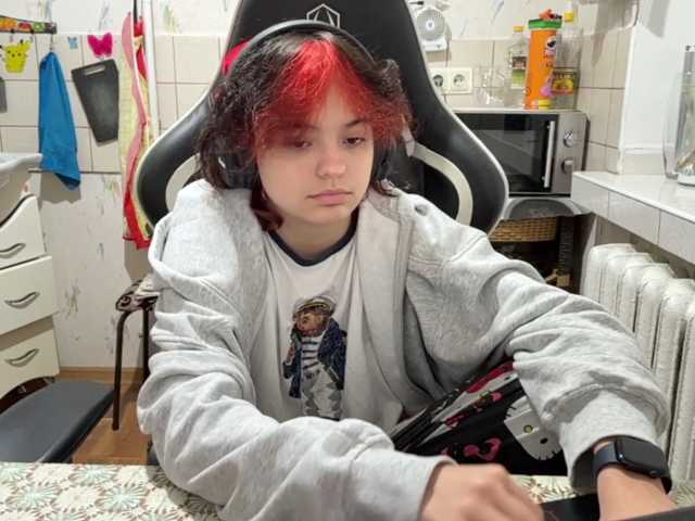 RavenLilleberg live cam on BongaCams