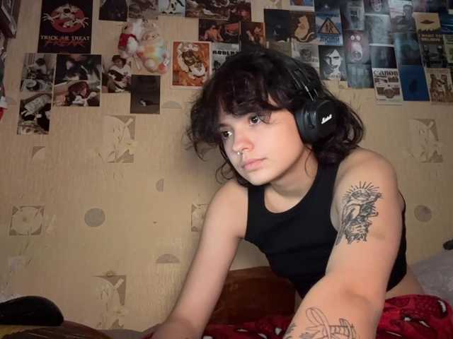 RavenLilleberg live cam on BongaCams