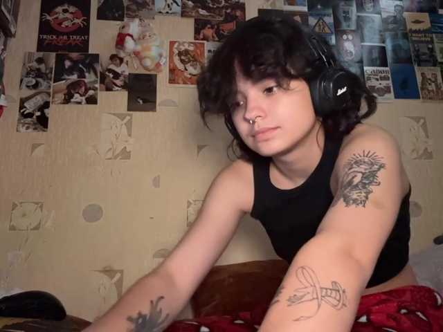 RavenLilleberg live cam on BongaCams