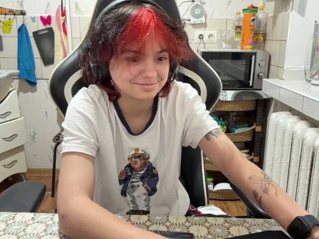 RavenLilleberg live cam on BongaCams
