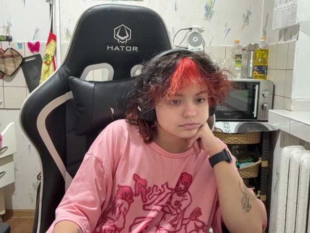RavenLilleberg live cam on BongaCams