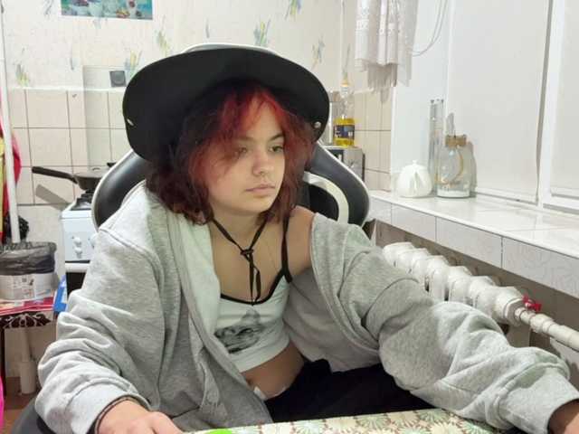 RavenLilleberg live cam on BongaCams