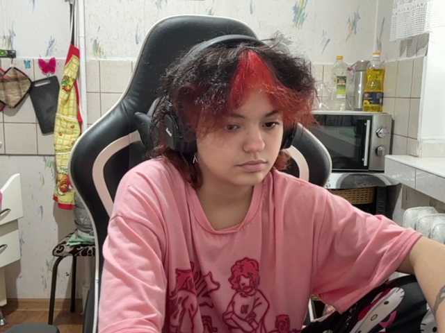 RavenLilleberg live cam on BongaCams