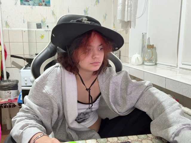 RavenLilleberg live cam on BongaCams