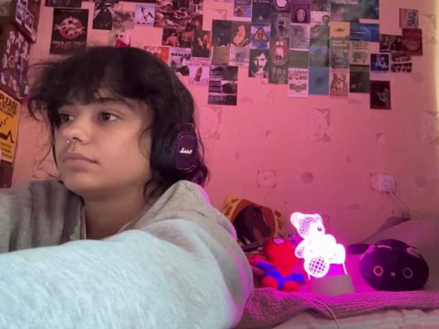 RavenLilleberg live cam on BongaCams