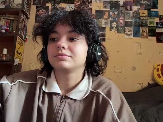 RavenLilleberg live cam preview