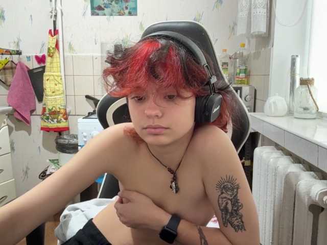 RavenLilleberg live cam on BongaCams