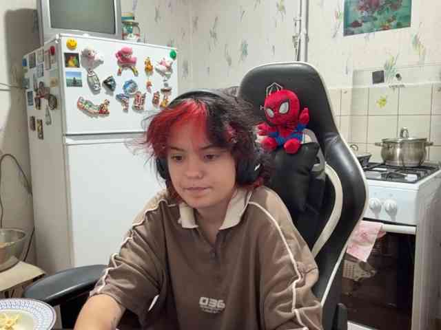 RavenLilleberg — live female cam on BongaCams