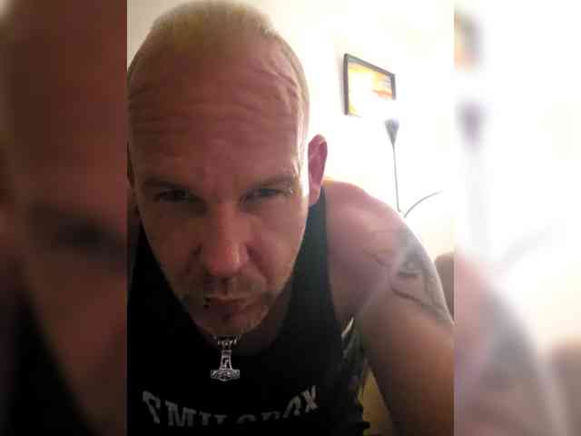 BadBitchGermanBadass webcam