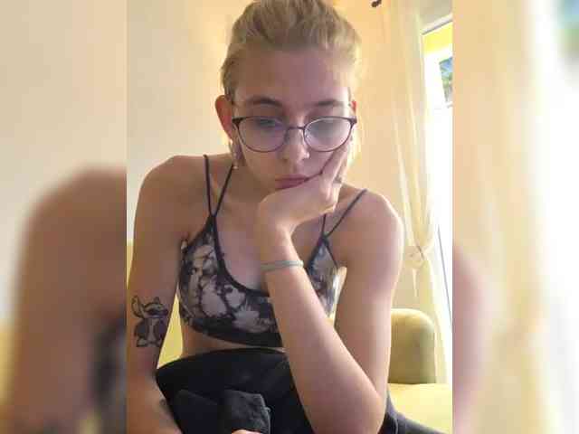 BadBitchGermanBadass webcam