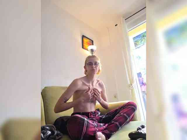 BadBitchGermanBadass webcam