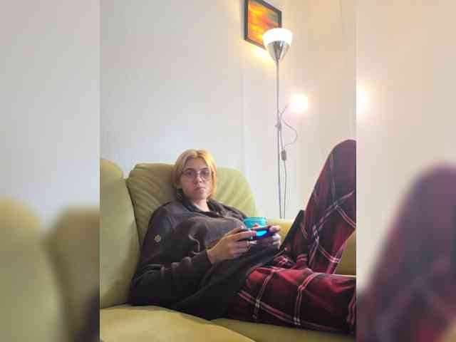 BadBitchGermanBadass webcam