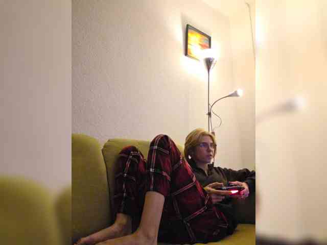 BadBitchGermanBadass webcam