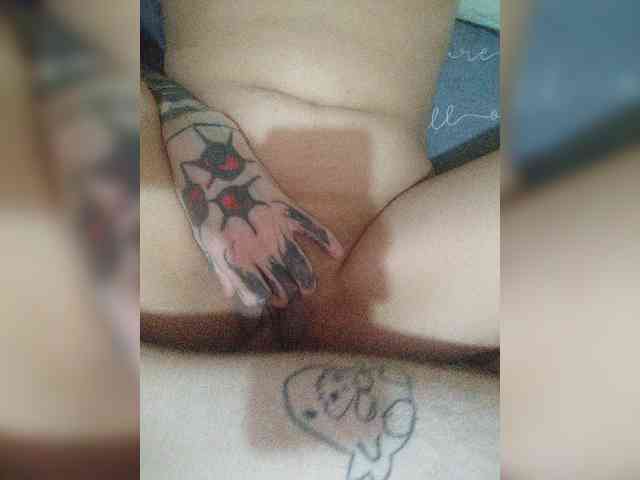 MilkyNotDead webcam