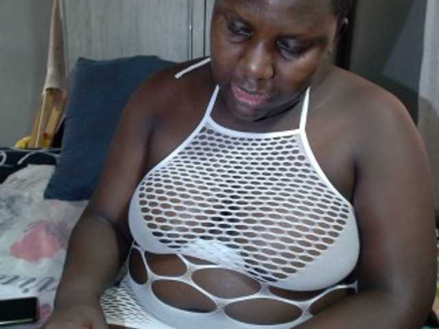 SavageLuna08 live cam on BongaCams
