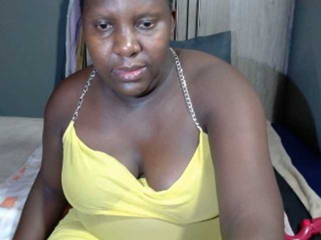 SavageLuna08 live cam on BongaCams