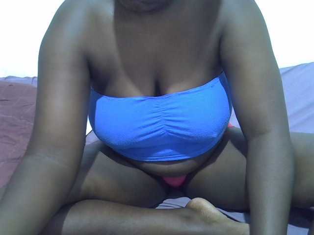Hotcandy20 live cam on BongaCams