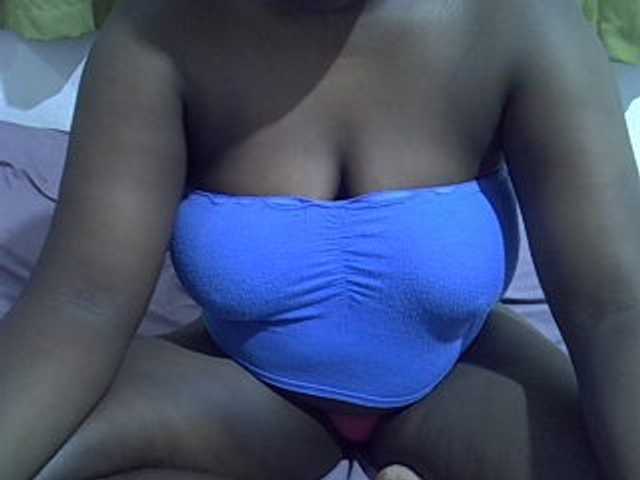 Hotcandy20 live cam on BongaCams