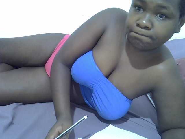 Hotcandy20 live cam on BongaCams