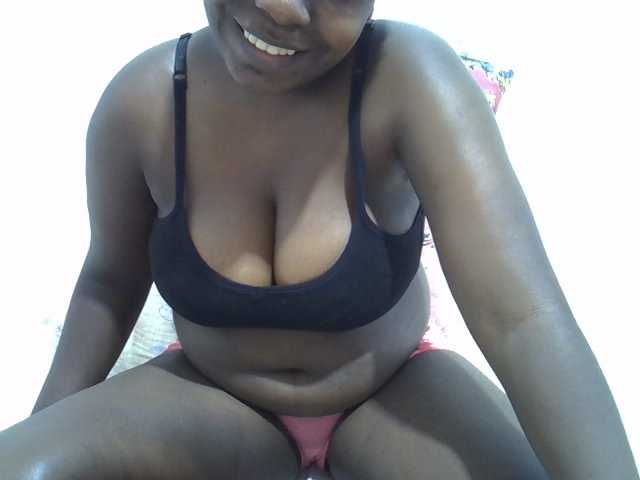 Hotcandy20 live cam on BongaCams