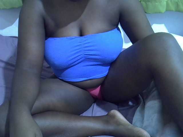 Hotcandy20 live cam on BongaCams