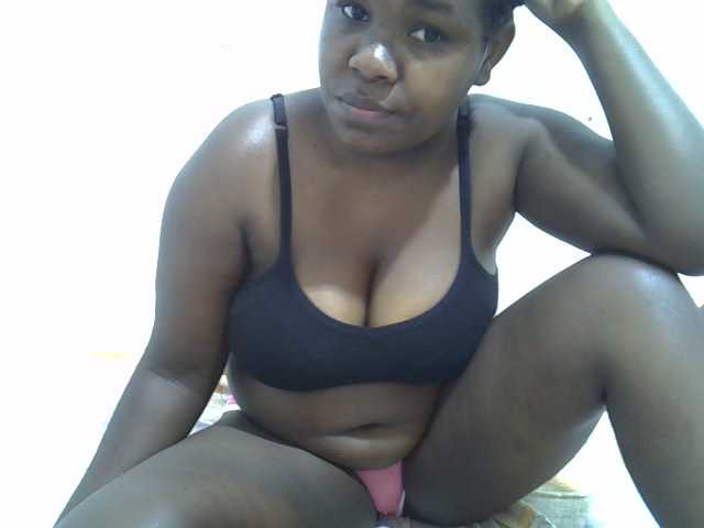 Hotcandy20 live cam on BongaCams