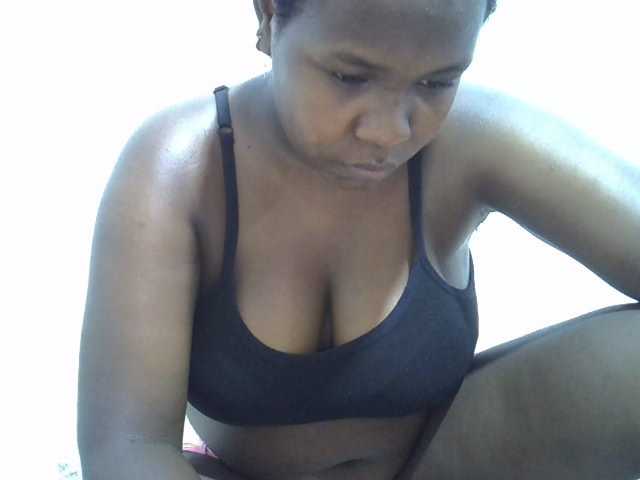 Hotcandy20 live cam on BongaCams