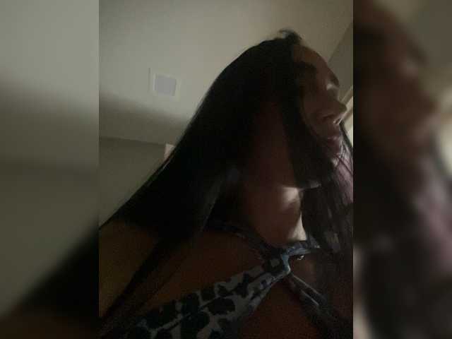 BabyTati21 live cam preview
