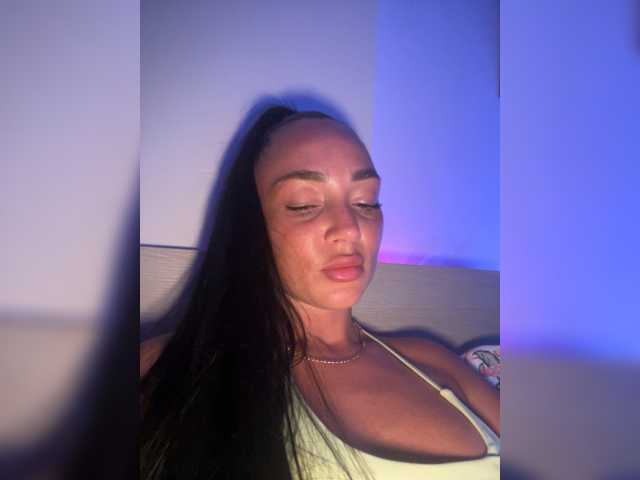 BabyTata211 live cam on BongaCams