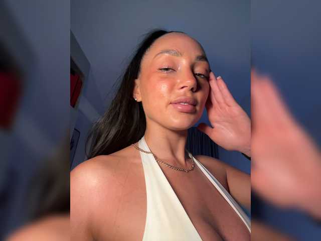 BabyTata211 live cam on BongaCams