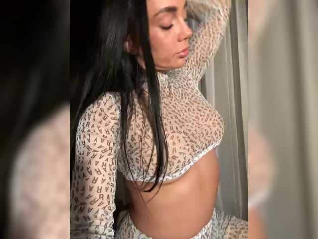 BabyTata211 live cam on BongaCams