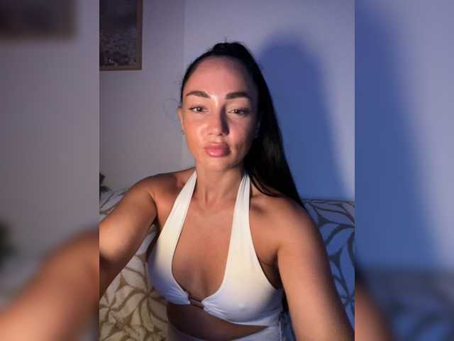 BabyTata211 live cam on BongaCams