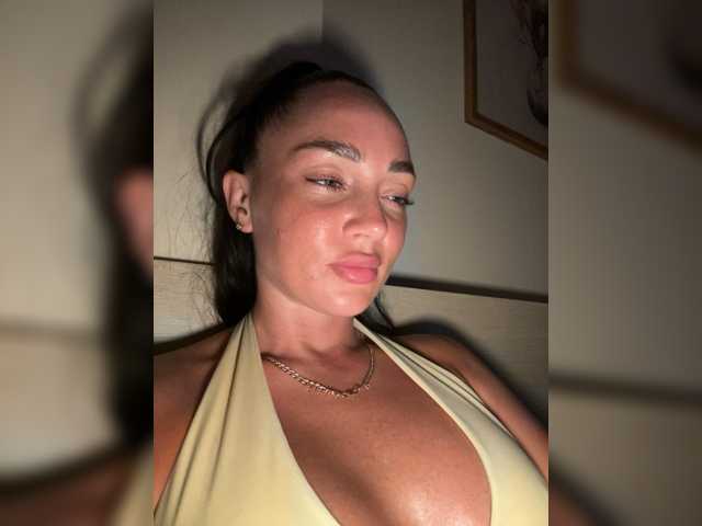BabyTata211 live cam on BongaCams