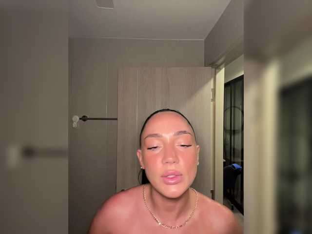 BabyTata211 live cam on BongaCams