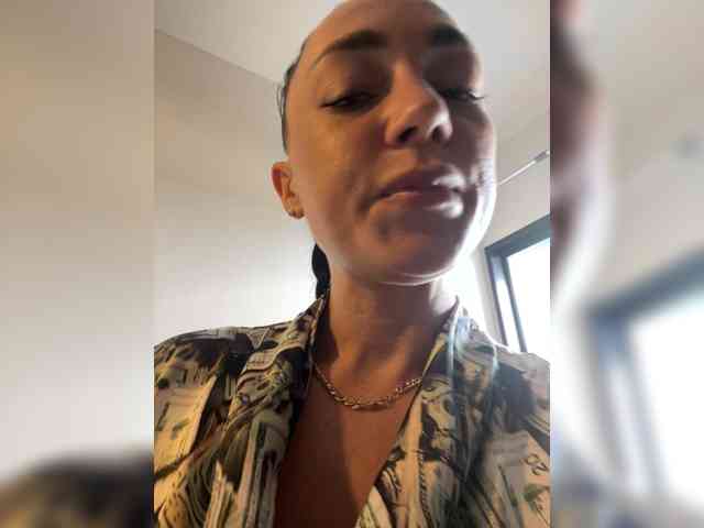 BabyTata211 Live Webcam on BongaCams