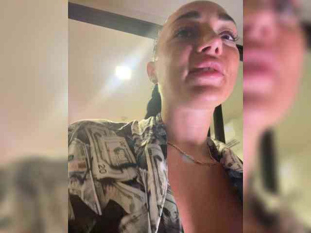 BabyTata211 Live Webcam on BongaCams