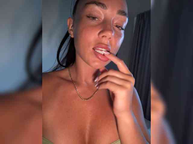BabyTati21 webcam