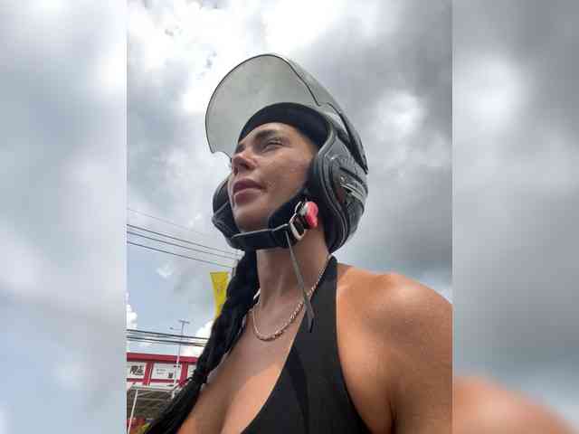 BabyTati21 webcam