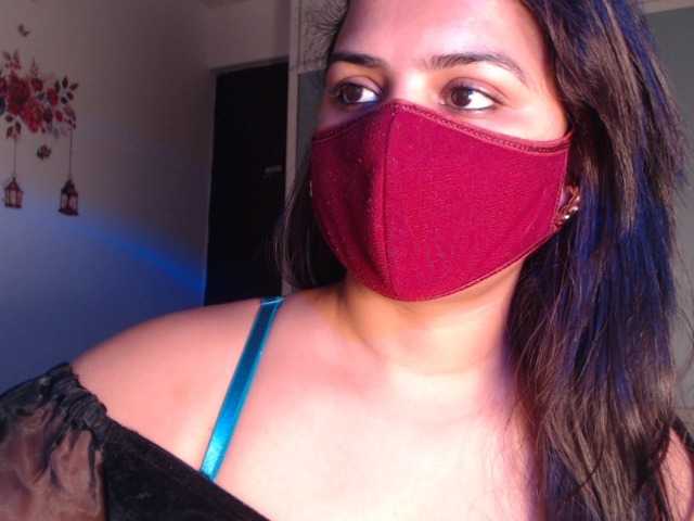 Itshotanu — live female cam