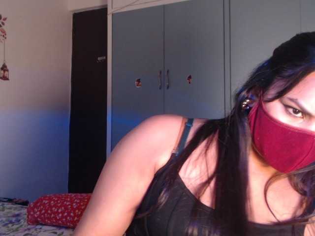 Itshotanu, en vivo ahora en BongaCams