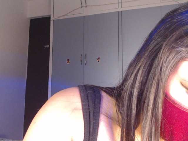 Itshotanu live cam preview